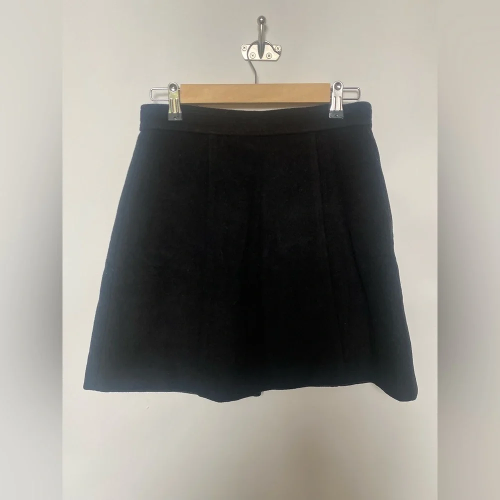 100%‎ Wool Skirt Star Buttons Size Medium